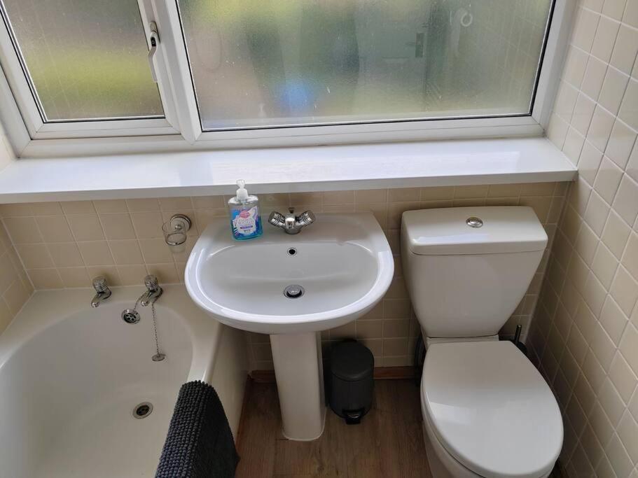 Apartament Cosy Brighouse 3 Bed House-Great For Contractors Zewnętrze zdjęcie