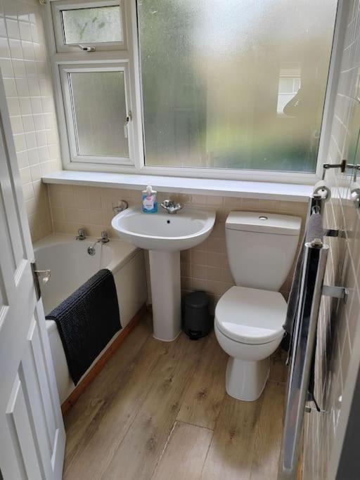 Apartament Cosy Brighouse 3 Bed House-Great For Contractors Zewnętrze zdjęcie